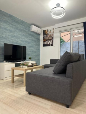 Quiet simple brand new luxury apartment by the sea